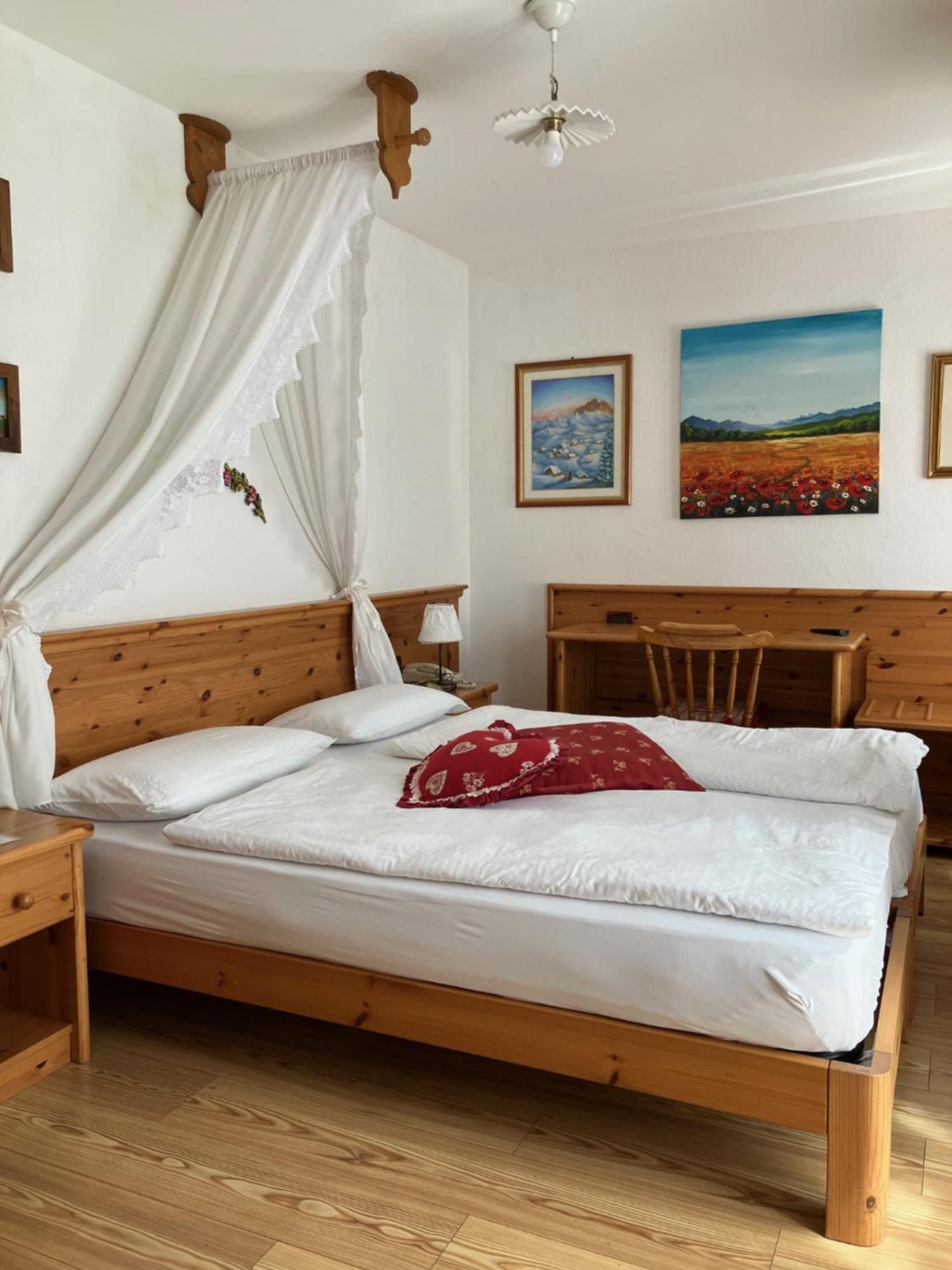 Hotel Garni Salvanel カヴァレーゼ エクステリア 写真