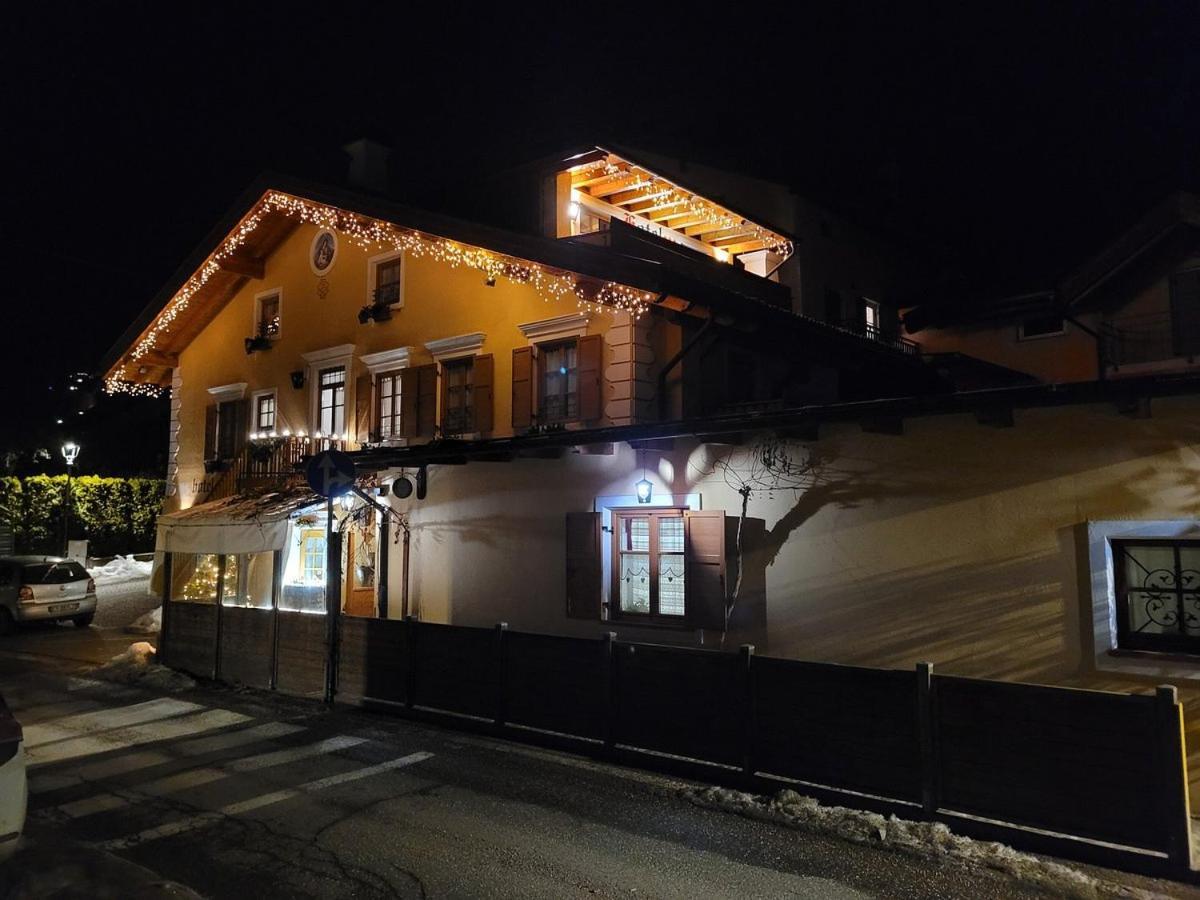 Hotel Garni Salvanel カヴァレーゼ エクステリア 写真