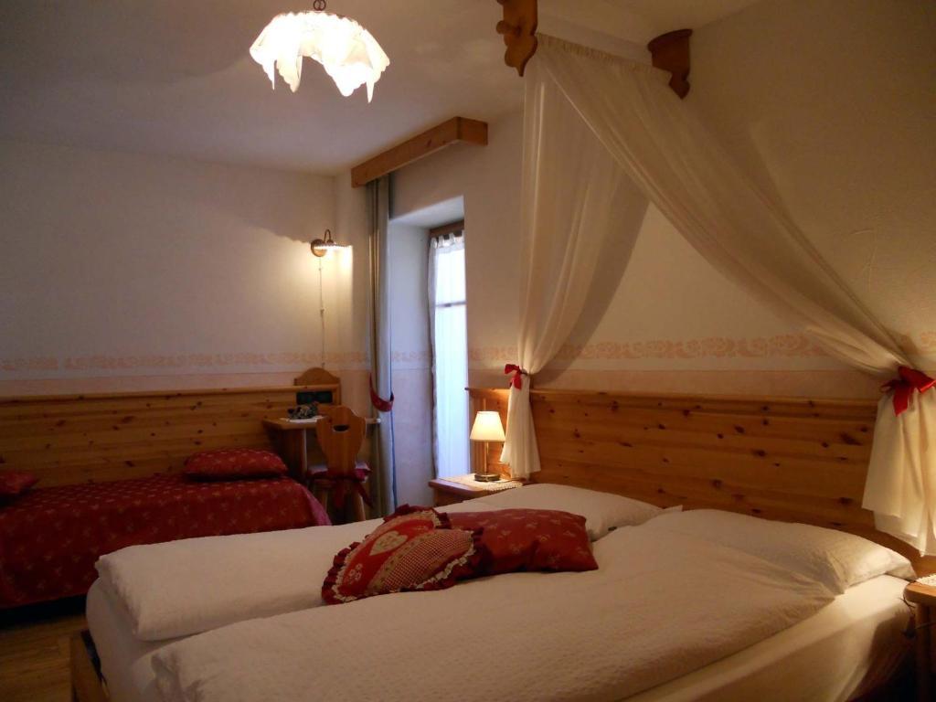 Hotel Garni Salvanel カヴァレーゼ 部屋 写真