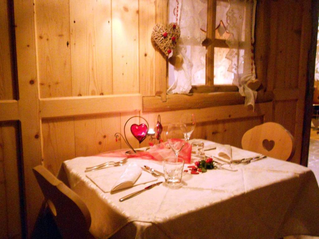 Hotel Garni Salvanel カヴァレーゼ エクステリア 写真