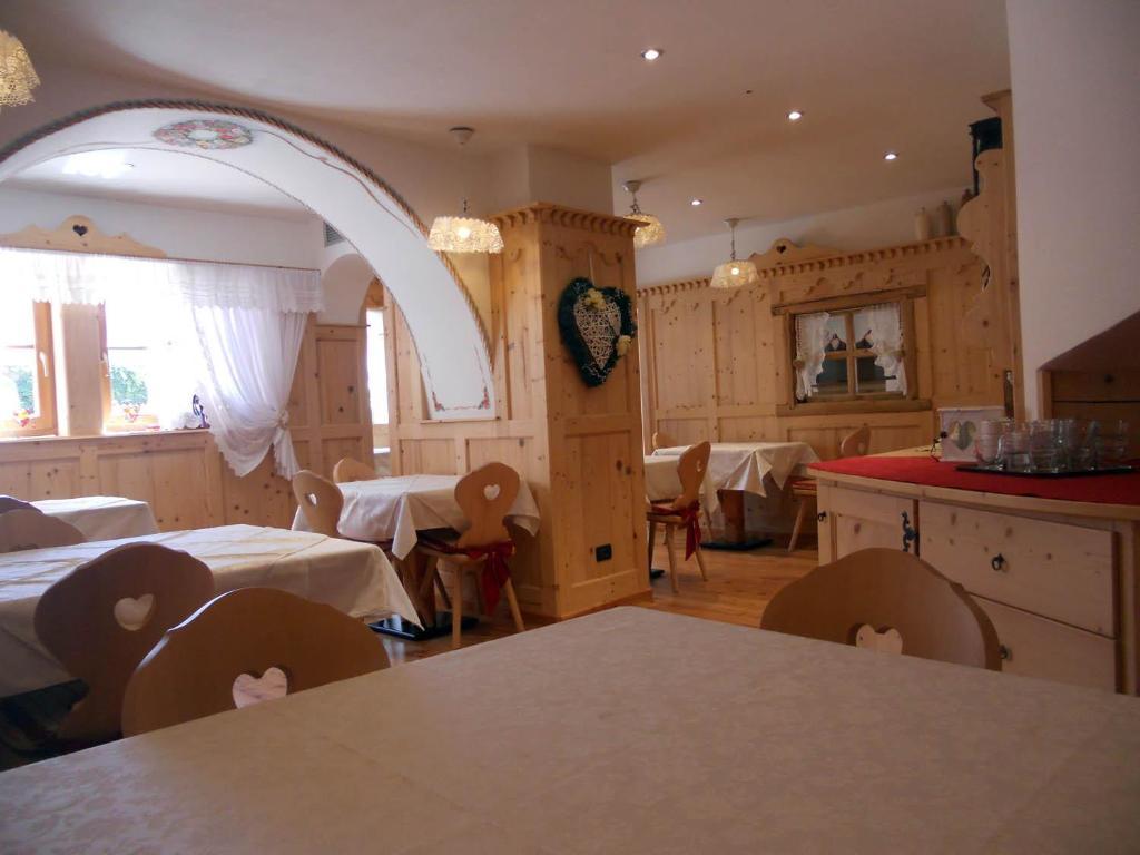 Hotel Garni Salvanel カヴァレーゼ エクステリア 写真
