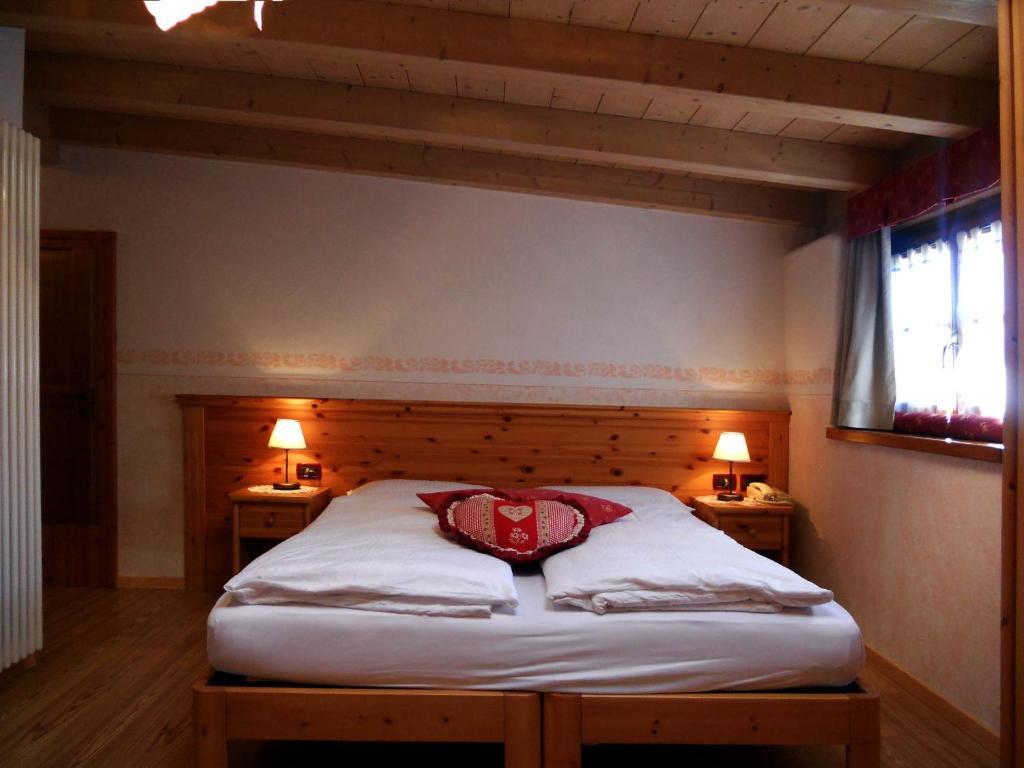 Hotel Garni Salvanel カヴァレーゼ 部屋 写真