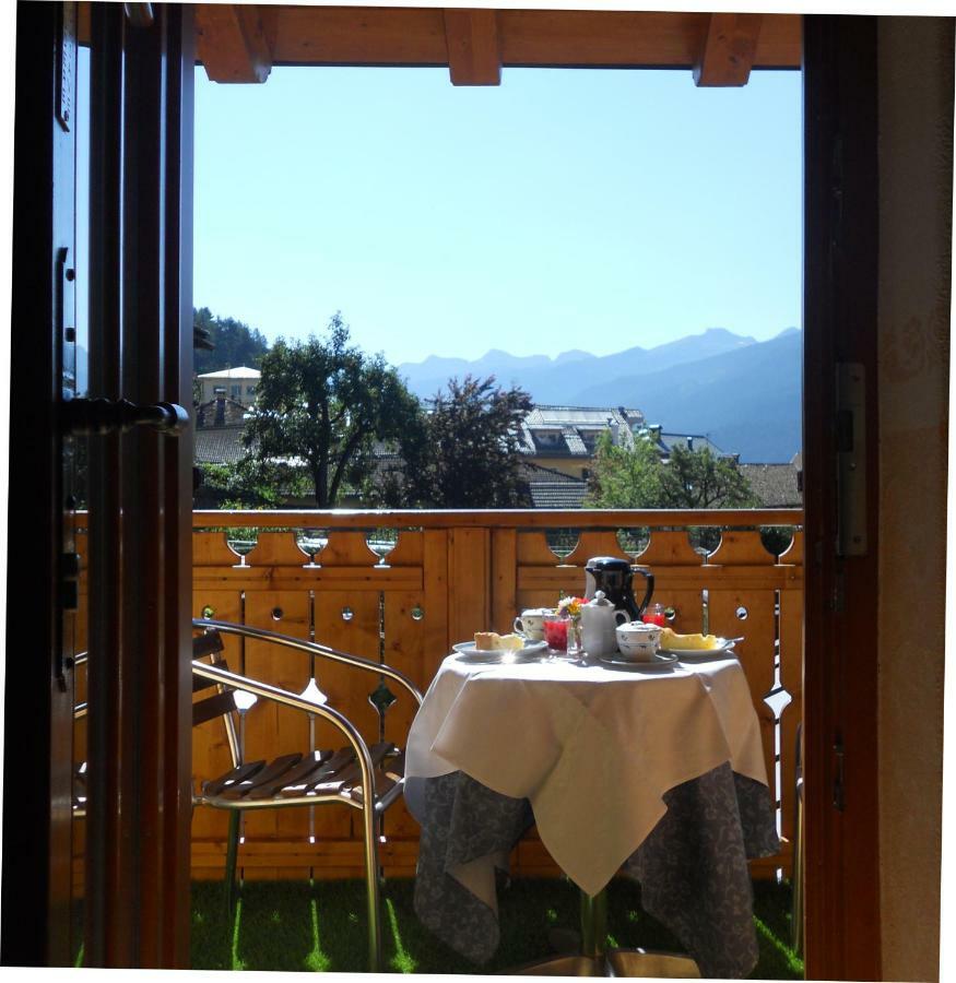 Hotel Garni Salvanel カヴァレーゼ エクステリア 写真