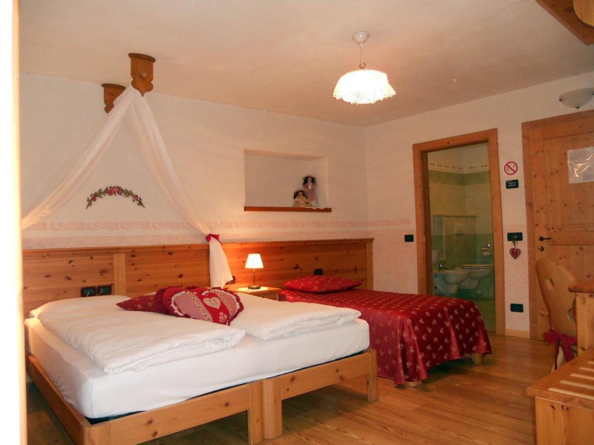 Hotel Garni Salvanel カヴァレーゼ エクステリア 写真